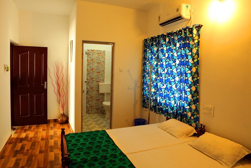 Kochi Heather Home Stay חדר תמונה